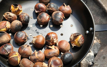 Kastanjes Poffen in een Kastanjepan (4 eenvoudige stappen)