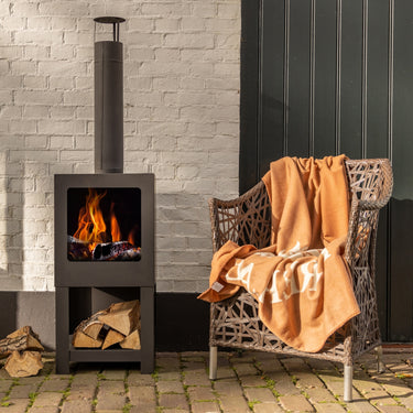 Buitenkachel met houtopslag zwart - Esschert Design